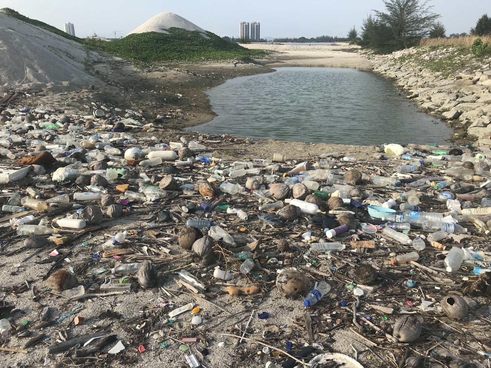 The Ugly Side of Our Melaka Sand Dunes - WORLD OF BUZZ 1