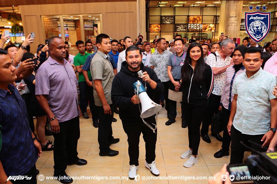 TMJ Just Spent Over RM1 Million to Pay for All Shoppers' Groceries in Aeon Tebrau - WORLD OF BUZZ 4