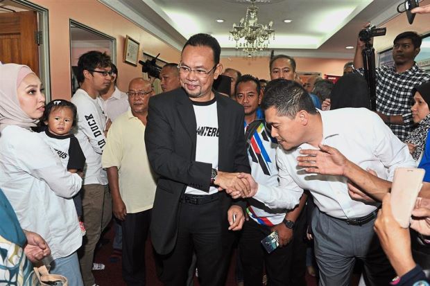 Umno Leader Cleared of Drug Charges After Second Drug Test Comes Back Negative - WORLD OF BUZZ 1