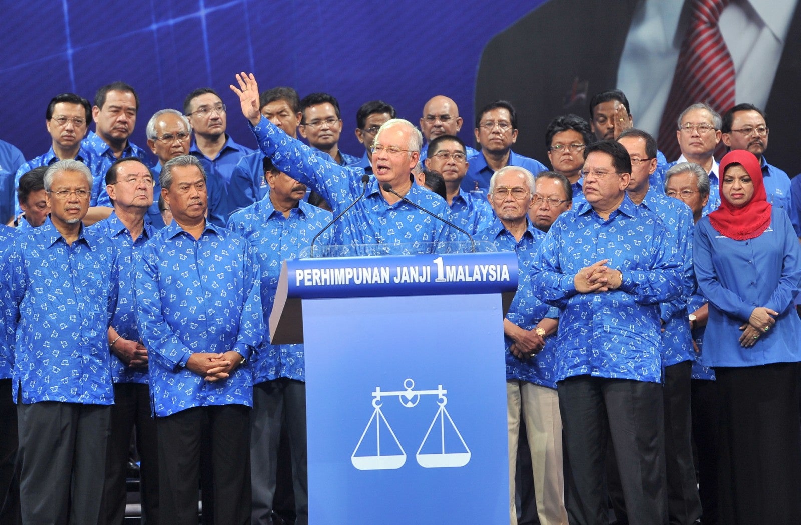 10 Things to Take Away from Najib's Final Speech Before GE14 Polling Day - WORLD OF BUZZ