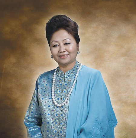 An Insight Into The Spouses of Malaysia's Prime Ministers - WORLD OF BUZZ 4