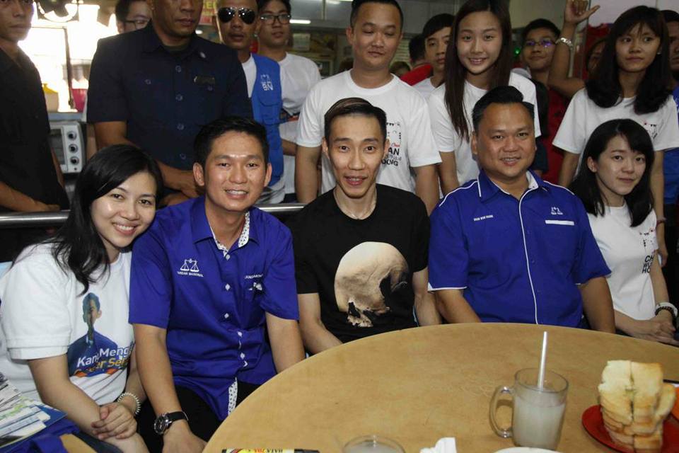 Lee Chong Wei Makes Surprise Visit To Support Close Friend Contesting For Bn In Selayang - World Of Buzz 3
