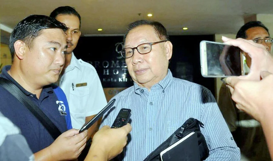 MACC Raids Sabah STAR President Jeffrey Kitingan's Home Over Alleged GE14 Bribes - WORLD OF BUZZ 1