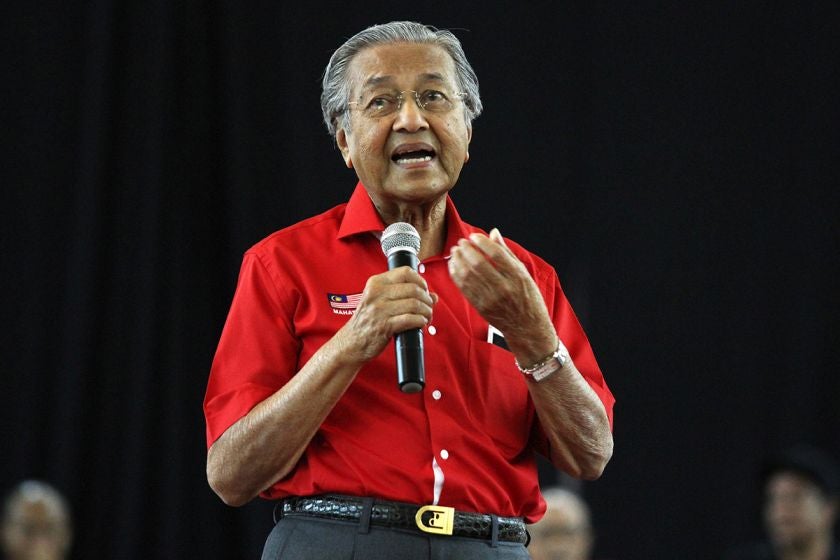 Mahathir Apologises for Choosing Najib to be PM, Says It's Biggest Mistake of His Life - WORLD OF BUZZ 2