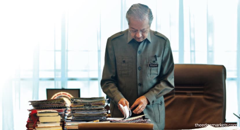 Mahathir: It's Frightening And More Challenging To Be Pm For Second Time - World Of Buzz