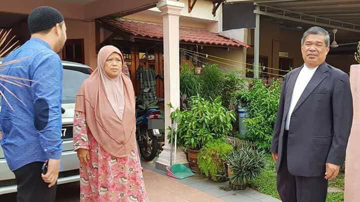 Mat Sabu Praised By Netizens For Staying Humble After Photos Of Him Leaving For Work Go Viral - WORLD OF BUZZ 2