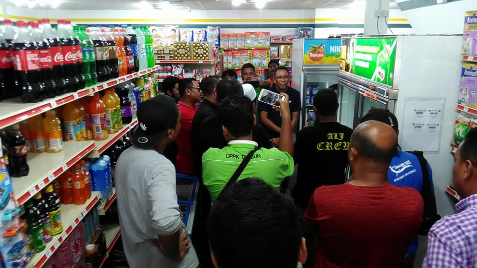 M'sians Outraged That Ngo Forces Perak Convenience Store To Stop Sale Of Alcohol - World Of Buzz 2