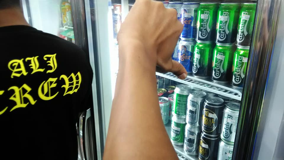 M'sians Outraged That Ngo Forces Perak Convenience Store To Stop Sale Of Alcohol - World Of Buzz 3