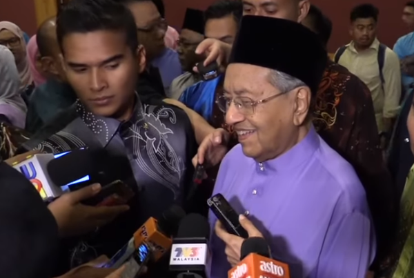 Najib Claims Rm100Bil Hsr Project Could Have Created 110K Jobs, Tun M Calls Bs - World Of Buzz 3