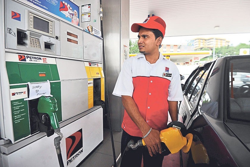 New Govt Will Gradually Reinstate Fuel Subsidies for Malaysians Soon - WORLD OF BUZZ