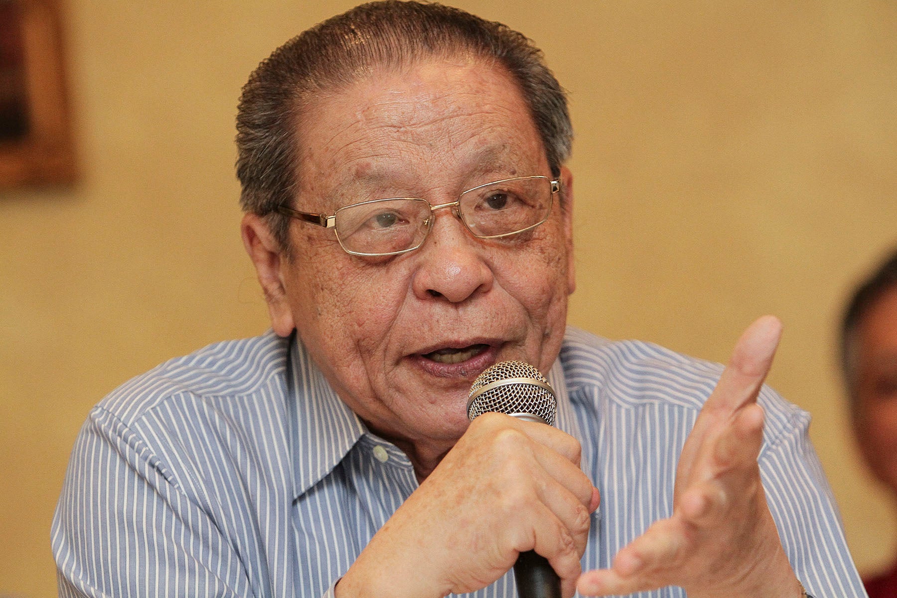"Re-open The Teoh Beng Hock Case," Demands Lim Kit Siang - WORLD OF BUZZ 2