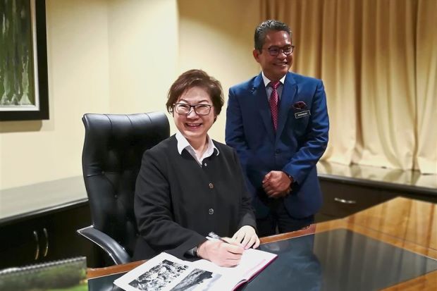 Sabah Just Got Its First Chinese Female Deputy Chief Minister - WORLD OF BUZZ 5