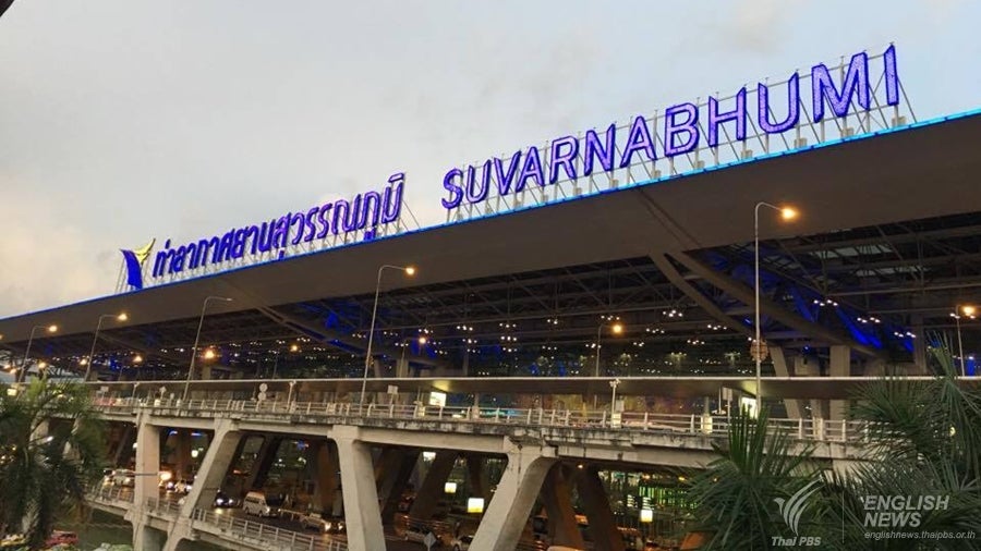 Tourists Allegedly Scammed By Bangkok Airport Officers For Bringing In Duty Free Alcohol - World Of Buzz