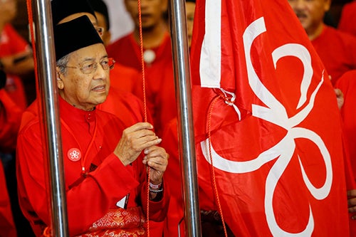 X Facts You Need to Know About Re-elected PM Dr Mahathir - WORLD OF BUZZ 9