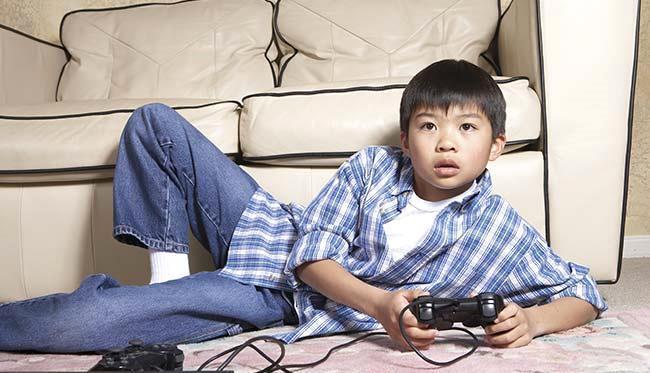 10yo Boy Suffers from Bowel Problems After He Played Games for More Than Eight Hours - WORLD OF BUZZ 1