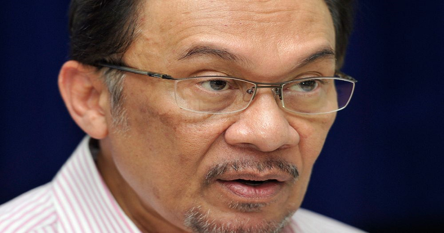 Anwar Was Rushed To Hospital And Is Being Treated For Severe Prolapsed Disc - World Of Buzz 2