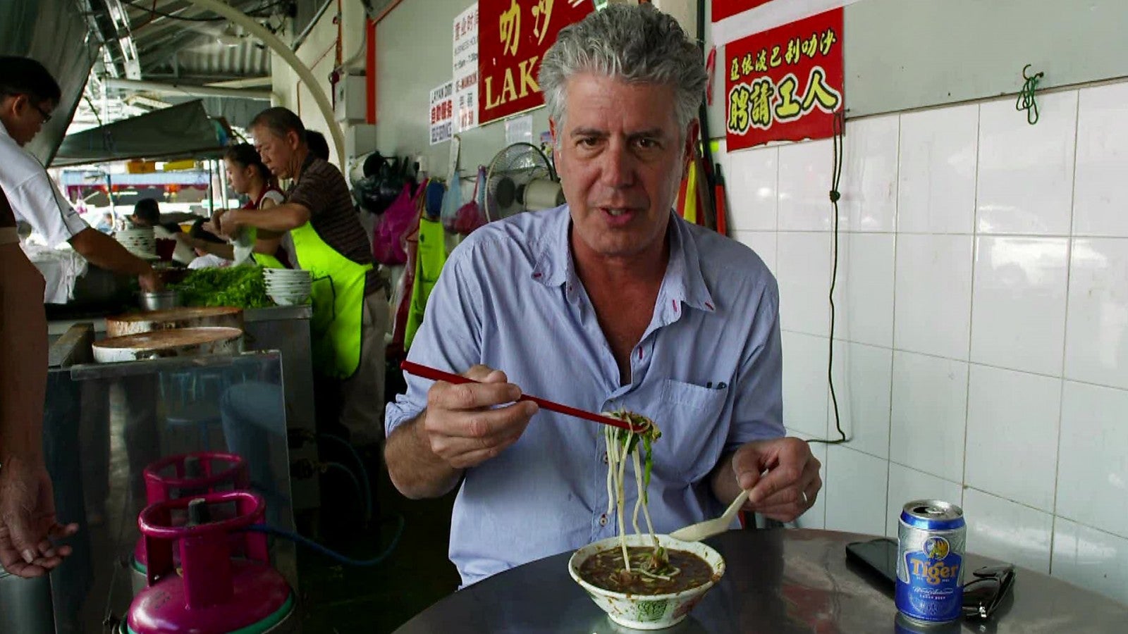 BREAKING: Renowned Celebrity Chef Anthony Bourdain Reportedly Commits Suicide at 61 - WORLD OF BUZZ