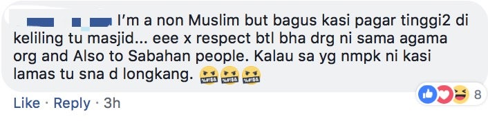 Disrespectful Tourists Caused Temporary Ban By KK City Mosque - WORLD OF BUZZ 2