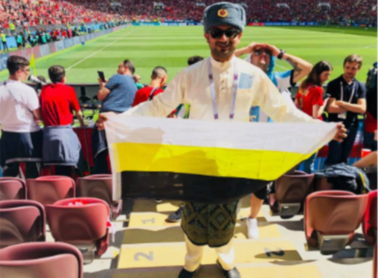 Malaysian Wears Baju Melayu To The World Cup! - World Of Buzz 1