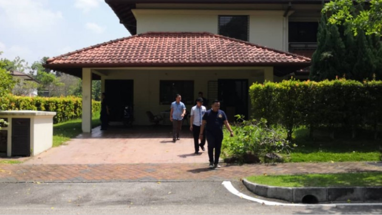 Police Just Raided Najib's Alleged 'Safe House' in Precinct 10, Putrajaya - WORLD OF BUZZ