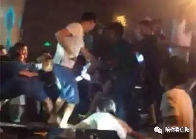 Policeman Gets Into Fight After Enjoying at Kepong Karaoke Joint, Fires 5 Warning Gunshots - WORLD OF BUZZ 1