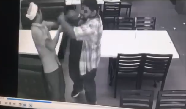 Restaurant Worker Beaten Up By 5 People While On The Job - WORLD OF BUZZ 3