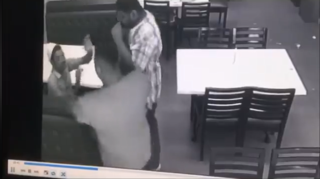 Restaurant Worker Beaten Up By 5 People While On The Job - World Of Buzz 4