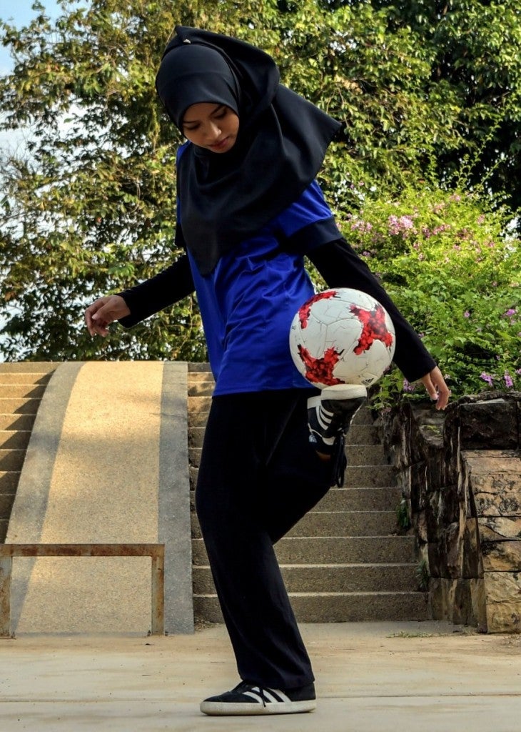 Talented Malaysian Football-Juggler Goes Viral! - WORLD OF BUZZ 1