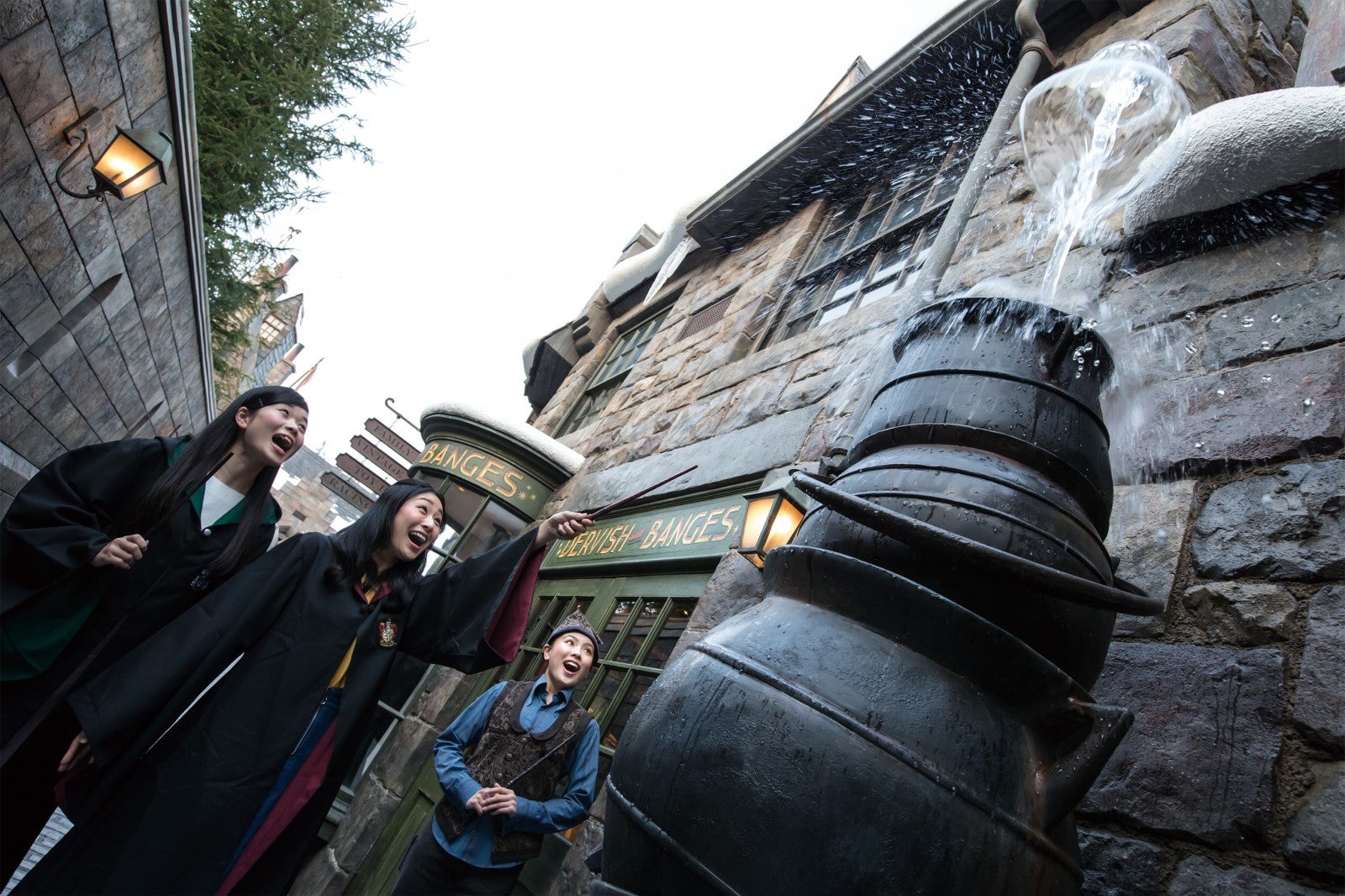 [TEST] The Wizarding World of Harry Potter & 4 Other MUST-DO's While at Universal Studios Japan - WORLD OF BUZZ 4