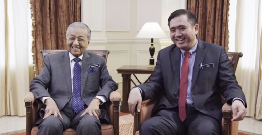 [Watch] Mahathir and Anthony's Hari Raya Road Safety Video That'll Make You Smile - WORLD OF BUZZ 7