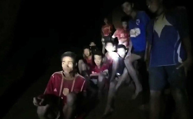 Breaking: All 12 Boys &Amp; Their Football Coach Are Officially Out Of The Tham Luang Cave! - World Of Buzz