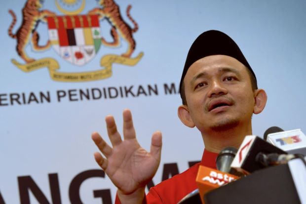 Dr Maszlee Malik: One Day For English, One Day For BM - WORLD OF BUZZ 1