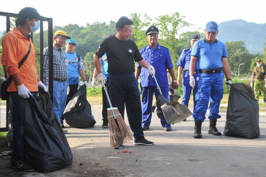 Efforts To Clean Up Gaya Island Launched - WORLD OF BUZZ 5