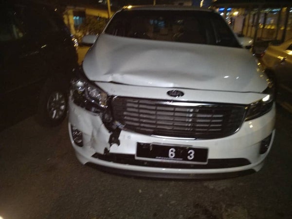 Enraged 4X4 Reversed Into Car Who Allegedly Provoked Him - World Of Buzz