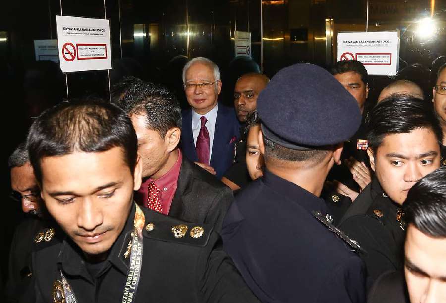 Here Are the Four Charges That Najib is Currently Facing in High Court - WORLD OF BUZZ 1