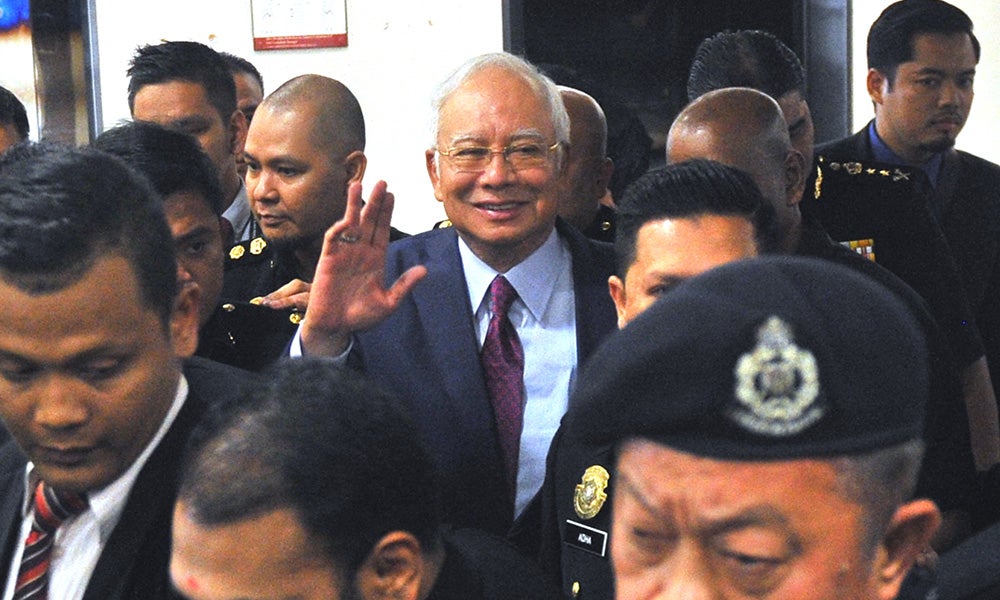 Here Are the Four Charges That Najib is Currently Facing in High Court - WORLD OF BUZZ 2