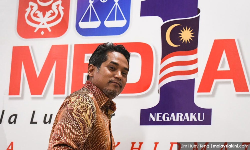 Khairy Criticises Umno For Playing the Race Card Instead of Rebuilding Umno After GE14 - WORLD OF BUZZ