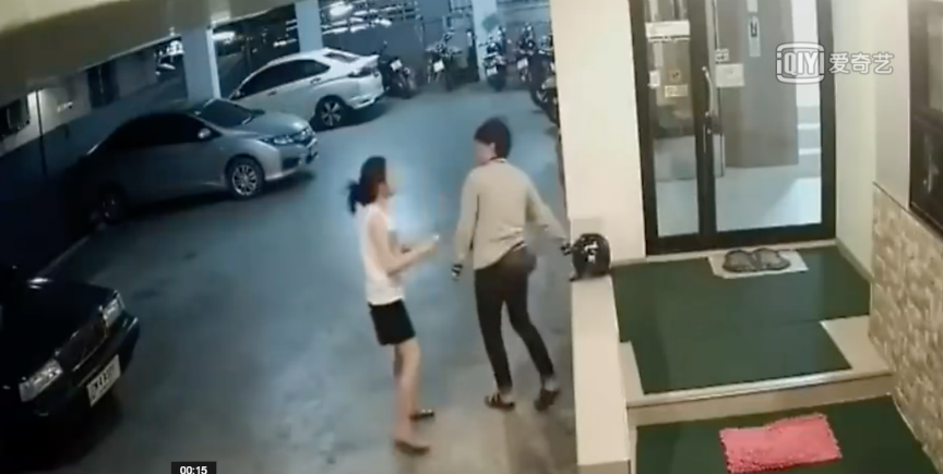 Man Brutally Beats Up GF of 7 Years Just Because She Wanted to Check His Phone - WORLD OF BUZZ 4