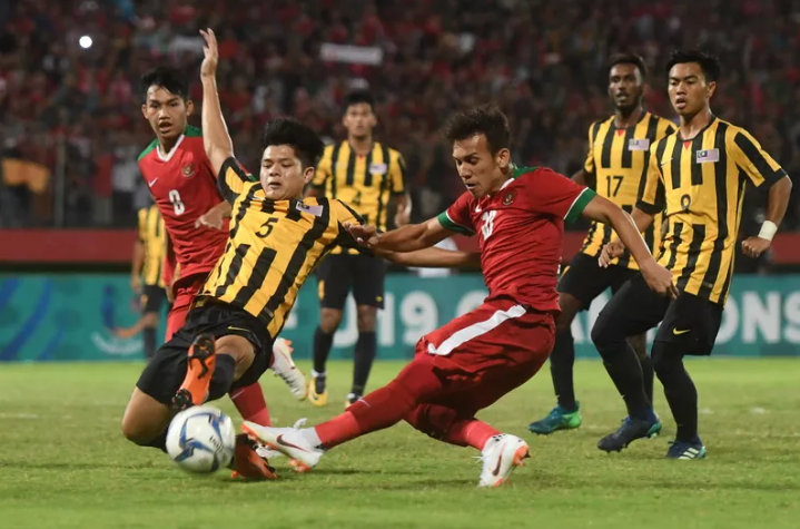 M'sian Under-19 Football Team Harassed by Indonesian Fans After Moving to ASEAN Championship Finals - WORLD OF BUZZ
