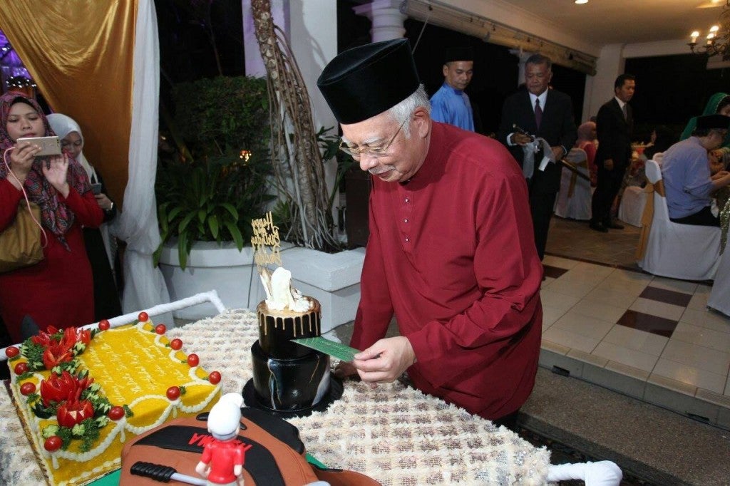 Najib Razak: When I Was PM, I Made Promises That The Government Could Fulfil - WORLD OF BUZZ 1