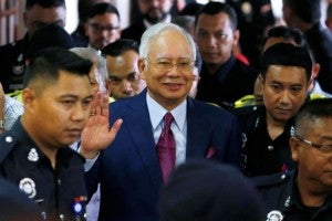 Najib Says He Is A Victim Of Political Vengeance, Sues Top Officials Involved In 1Mdb Probe - World Of Buzz