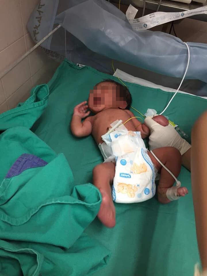 Newborn Baby In Ipoh Cruelly Abandoned In Paper Bag Hung On Car's Side Mirror - World Of Buzz 1