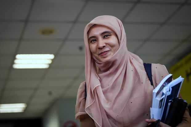 Nurul Izzah Wasn't Kidding About Her Promise to Bring Radiohead to Malaysia! - WORLD OF BUZZ
