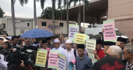 Protesters Hold Peaceful Demonstration To Uphold Bm As Msias National Language World Of Buzz E1531723620687