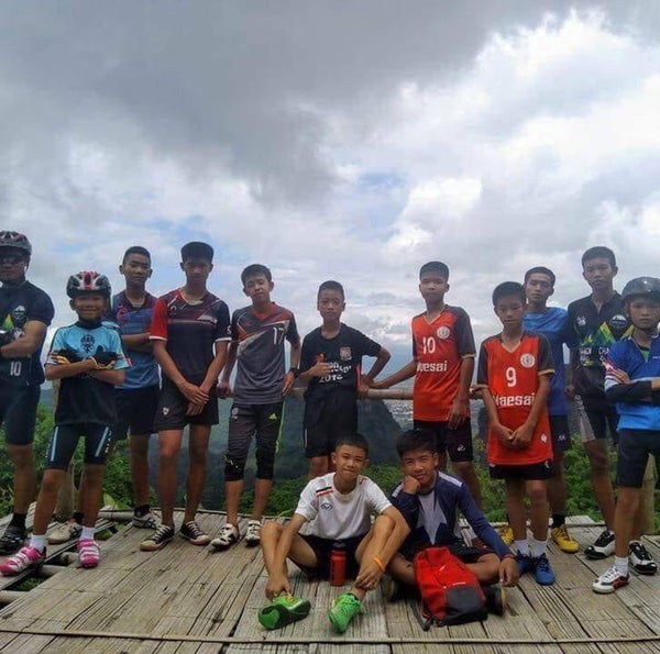 Story Of Thai Footbal Team Coach Goes Viral &Amp; Touches The Hearts Of Millions - World Of Buzz 3