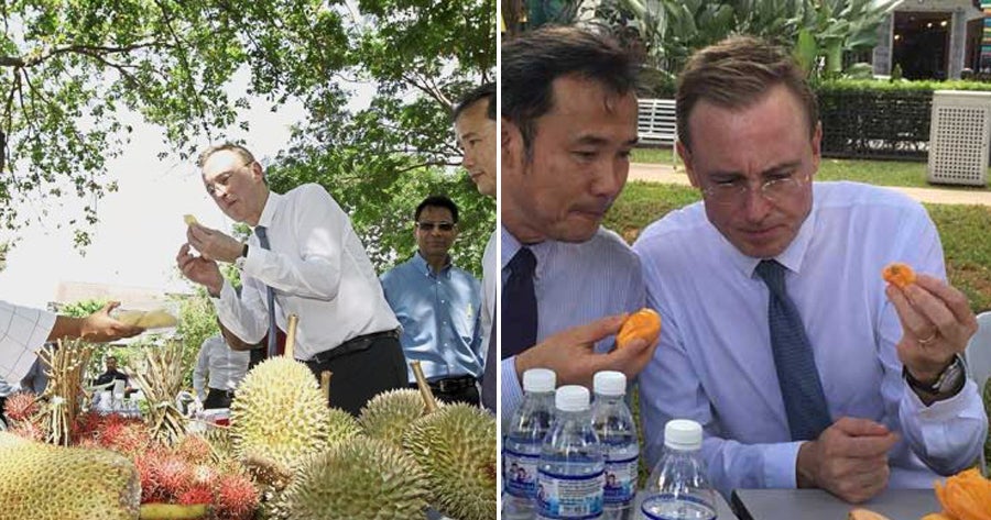 The Mayor Of Adelaide Loves Durians So Much He Simply Can'T Resist Them! - World Of Buzz
