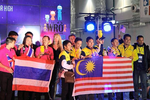 Three Amazing Teenagers Made Malaysia Proud at an International Robotics Competition - WORLD OF BUZZ 2