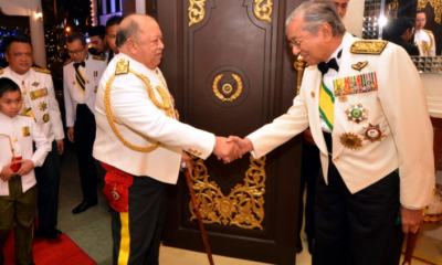 Tun M Gets Praised By Former Agong For Being Leader Who Always Keeps His Promises - World Of Buzz 1