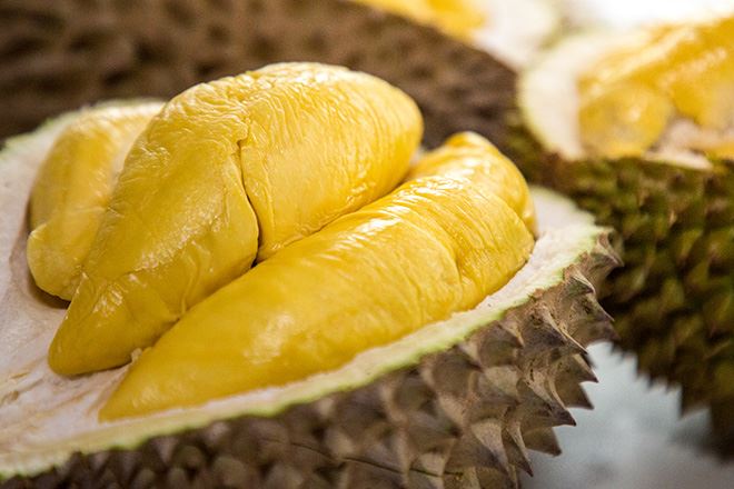 Whoa! Durian Only For Rm1 Per Fruit - World Of Buzz 2
