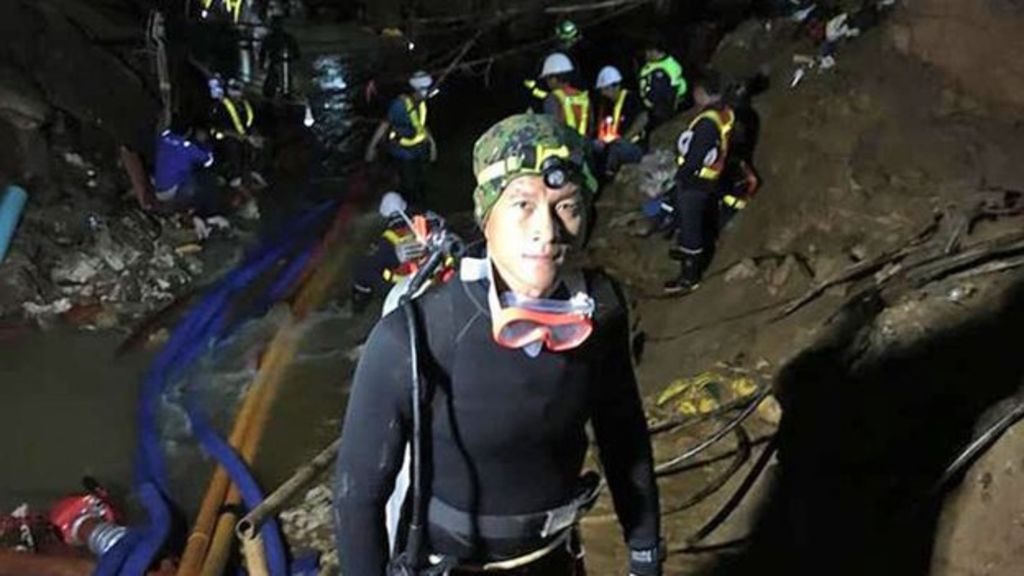 "You Are The Hero in My Heart," Says Widow of Deceased Thai Diver in Cave Rescue Mission - WORLD OF BUZZ 6